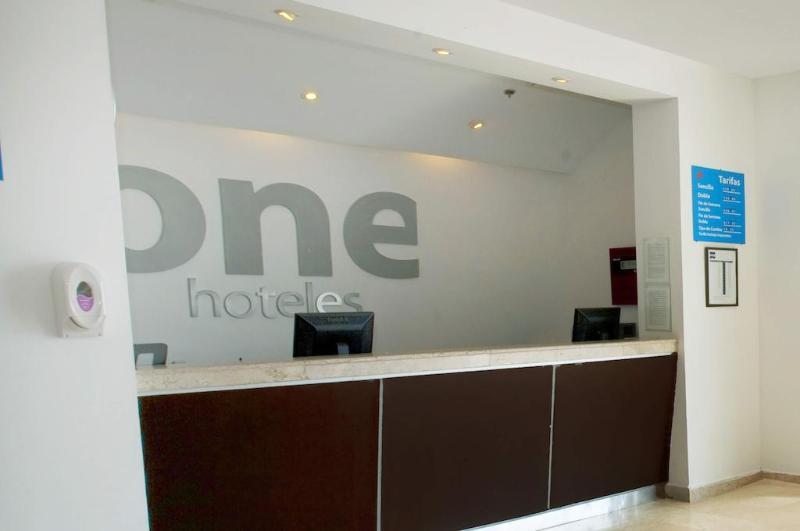 One Monterrey Aeropuerto Hotel Apodaca Екстериор снимка