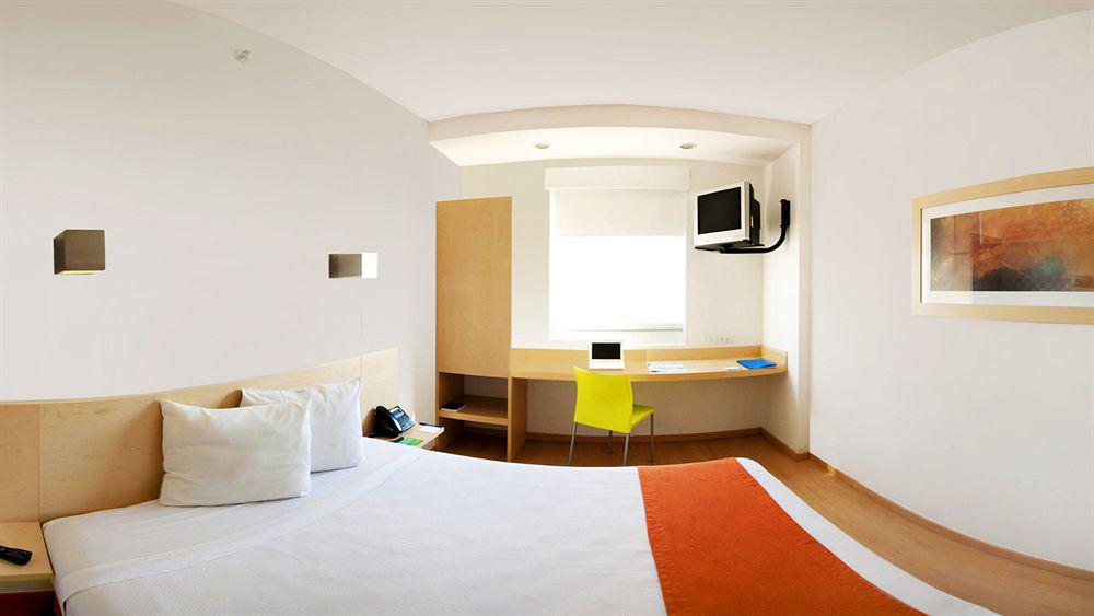 One Monterrey Aeropuerto Hotel Apodaca Екстериор снимка